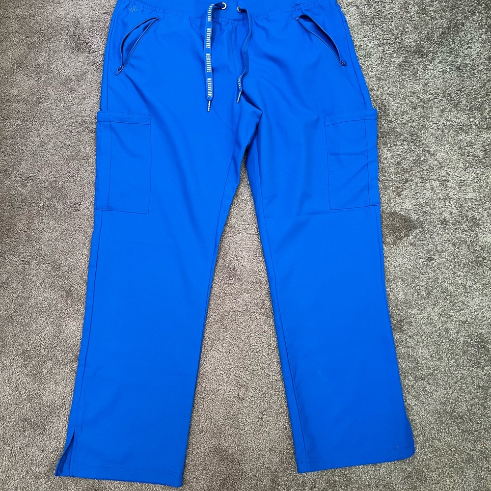 Medcouture Vibrant Blue Cargo scrub pants